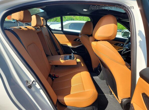3MW89CW02S8F79211 2025 BMW 3 SERIES White Вид задніх сидінь