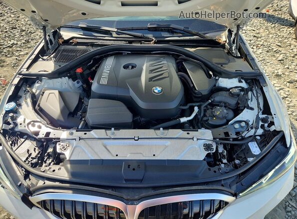 3MW89CW02S8F79211 2025 BMW 3 SERIES White Вид задньої частини салону