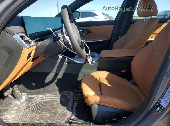 3MW89CW08S8E90775 2025 BMW 3 SERIES Silver Вид салону спереду