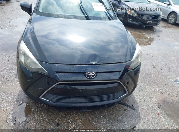 3MYDLBYV0HY190017 2017 TOYOTA YARIS IA Black Front view