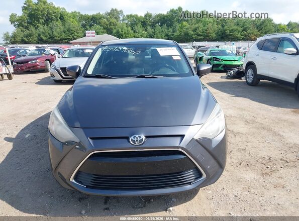 3MYDLBYV0HY190907 2017 TOYOTA YARIS IA Gray Սարքավորումների վահանակի տեսք