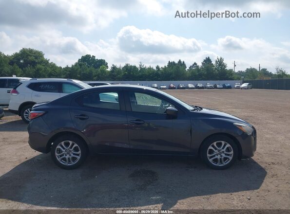 3MYDLBYV0HY190907 2017 TOYOTA YARIS IA Gray Սալոնի հետևի տեսք