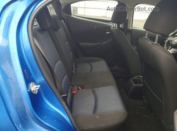 3MYDLBYV0JY301512 2018 TOYOTA YARIS Blue Widok tylnych siedzeń
