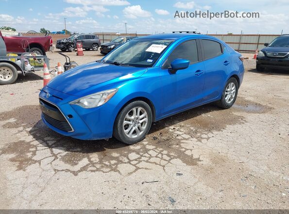 3MYDLBYV0JY302143 2018 TOYOTA YARIS IA Blue Передня ліва чверть