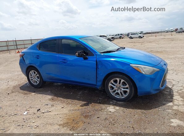 3MYDLBYV0JY302143 2018 TOYOTA YARIS IA Blue Вид задньої частини салону