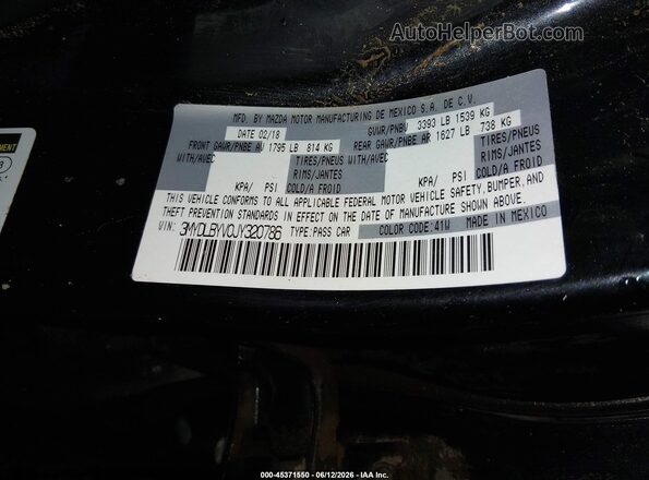 3MYDLBYV0JY320786 2018 TOYOTA YARIS IA Black ძრავის განყოფილების ხედი