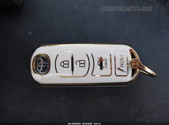 3MYDLBYV0JY326510 2018 TOYOTA YARIS IA White Առջևի վահանակի տեսք