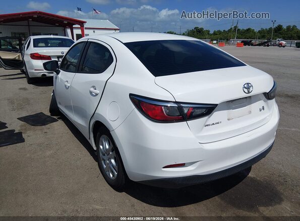 3MYDLBYV0JY326510 2018 TOYOTA YARIS IA White Հետևի ձախ