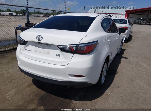 3MYDLBYV0JY326510 2018 TOYOTA YARIS IA White Հետևի աջ