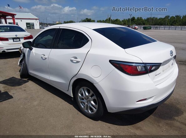 3MYDLBYV0JY326510 2018 TOYOTA YARIS IA White Սալոնի 360 աստիճան տեսք