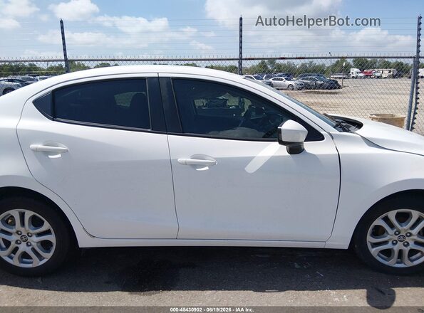 3MYDLBYV0JY326510 2018 TOYOTA YARIS IA White Սալոնի հետևի տեսք