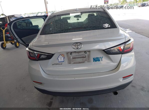 3MYDLBYV0KY507995 2019 TOYOTA YARIS Gray 
