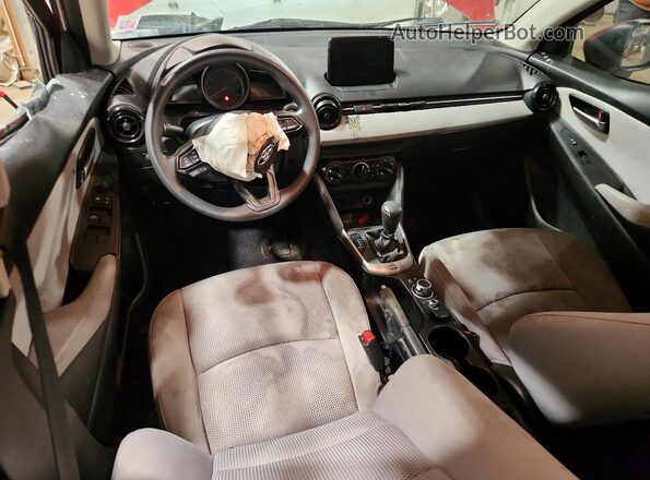 3MYDLBYV0KY512498 2019 TOYOTA YARIS Red Dashboard view