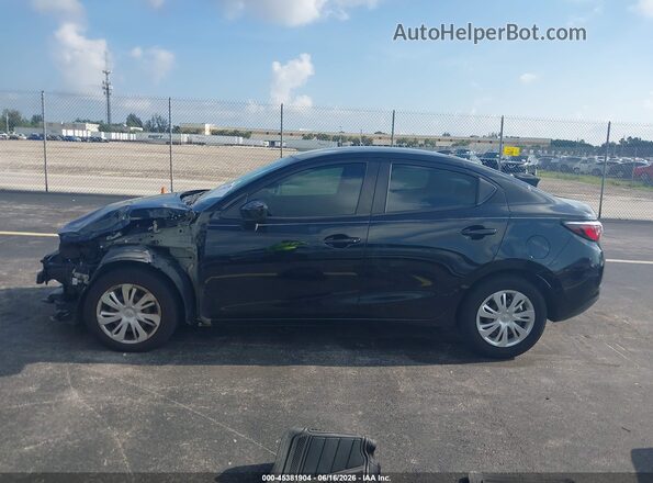3MYDLBYV0KY514073 2019 TOYOTA YARIS Black 