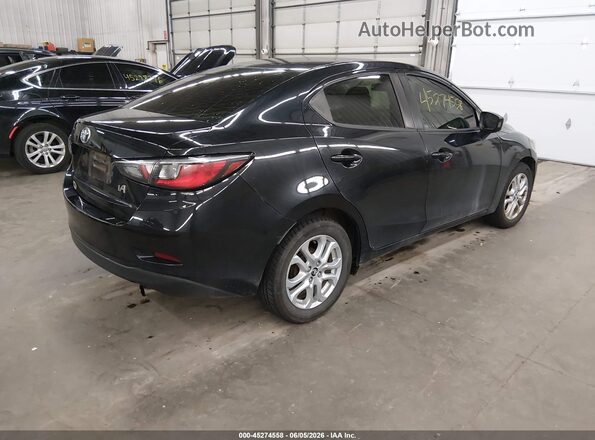 3MYDLBYV1HY151422 2017 TOYOTA YARIS IA Black Задня права чверть