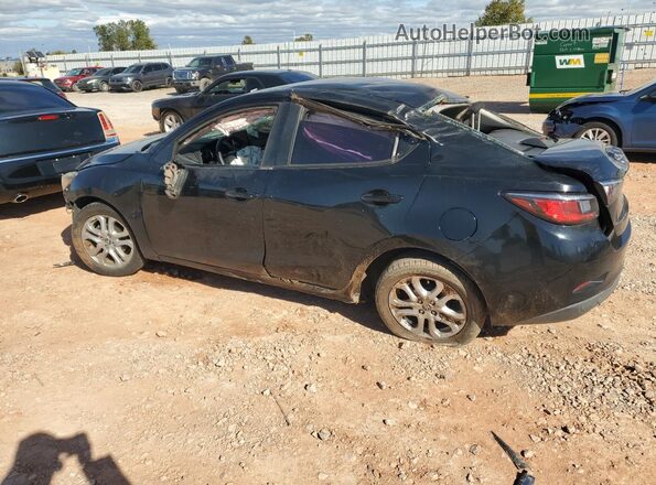 3MYDLBYV1HY176983 2017 TOYOTA YARIS Black Trasero izquierdo