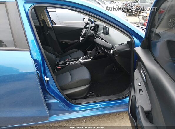 3MYDLBYV1HY182105 2017 TOYOTA YARIS IA Blue Вид салону спереду