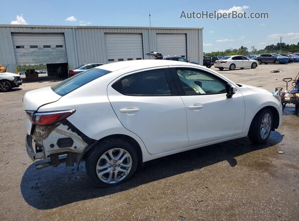 3MYDLBYV1HY183447 2017 TOYOTA YARIS White Trasero derecho