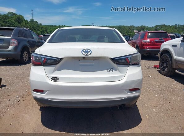 3MYDLBYV1JY330050 2018 TOYOTA YARIS IA Белый 