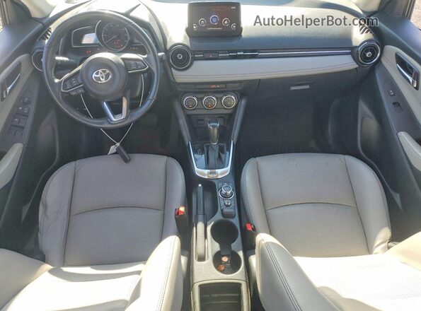 3MYDLBYV1KY503907 2019 TOYOTA YARIS White 
