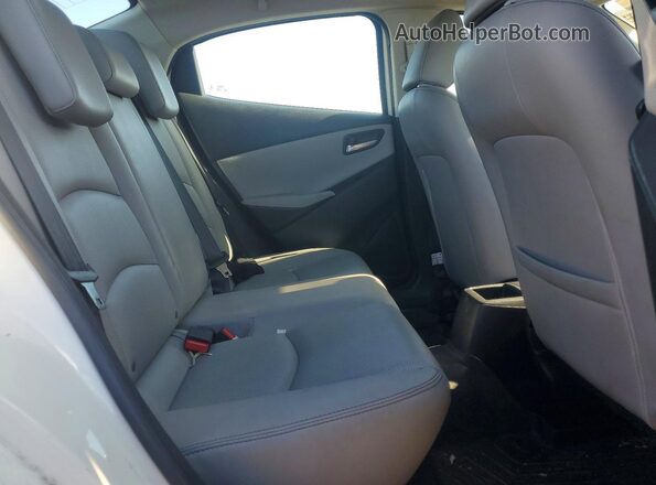 3MYDLBYV1KY503907 2019 TOYOTA YARIS White 