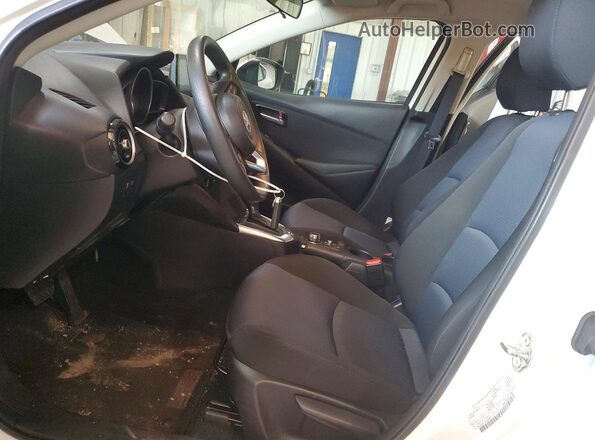 3MYDLBYV1KY524353 2019 TOYOTA YARIS White 