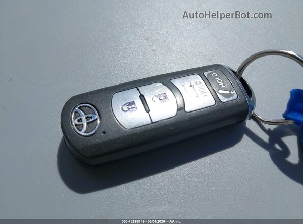 3MYDLBYV2HY175423 2017 TOYOTA YARIS IA Blue Вид панелі приладів