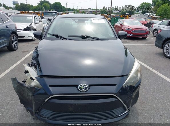 3MYDLBYV2JY319476 2018 TOYOTA YARIS IA Black Rear interior view