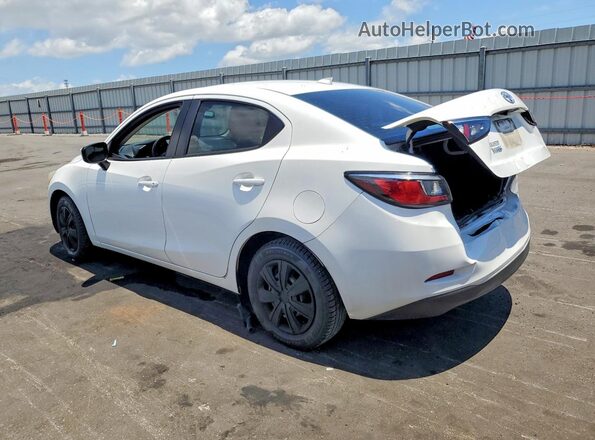 3MYDLBYV2KY505441 2019 TOYOTA YARIS White 