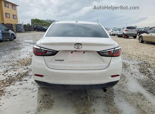 3MYDLBYV2KY519498 2019 TOYOTA YARIS White 