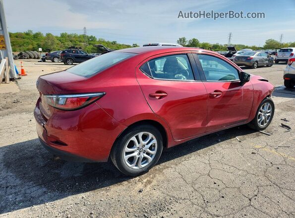 3MYDLBYV3HY171235 2017 TOYOTA YARIS Red Rear right