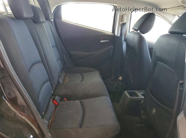 3MYDLBYV3HY179352 2017 TOYOTA YARIS Black Widok tylnych siedzeń