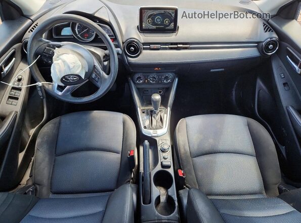 3MYDLBYV3HY179352 2017 TOYOTA YARIS Black Widok deski rozdzielczej