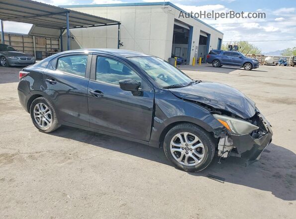 3MYDLBYV3HY179352 2017 TOYOTA YARIS Black Przód prawy