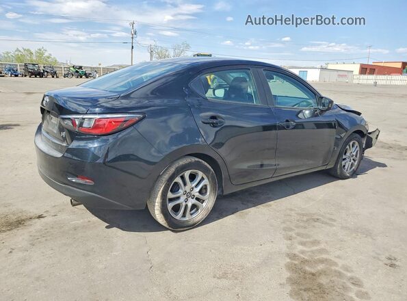 3MYDLBYV3HY179352 2017 TOYOTA YARIS Black Tył prawy