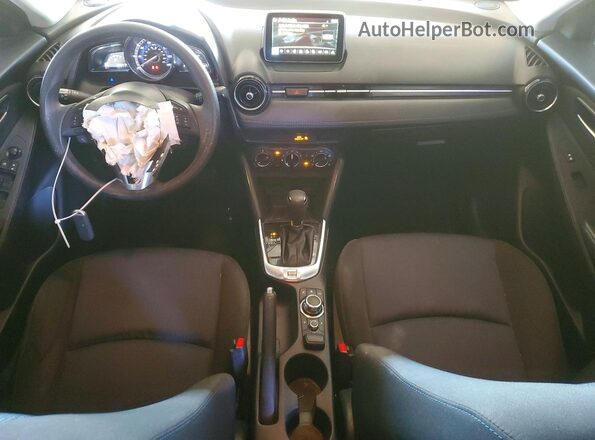 3MYDLBYV3JY309779 2018 TOYOTA YARIS Серебряный Вид панели приборов