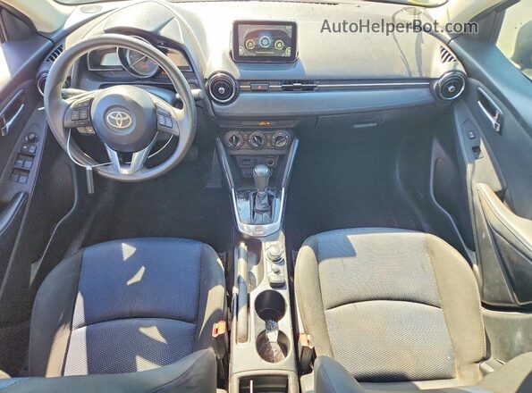 3MYDLBYV3JY313475 2018 TOYOTA YARIS Black Vista del salpicadero