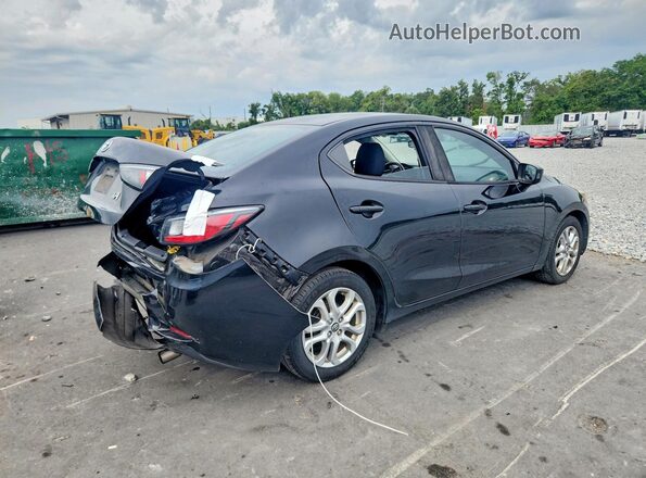 3MYDLBYV3JY313475 2018 TOYOTA YARIS Black Trasero derecho