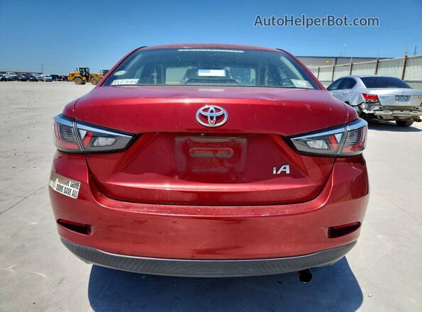 3MYDLBYV3JY323309 2018 TOYOTA YARIS Red Widok z tyłu