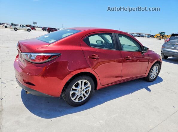 3MYDLBYV3JY323309 2018 TOYOTA YARIS Red Tył prawy