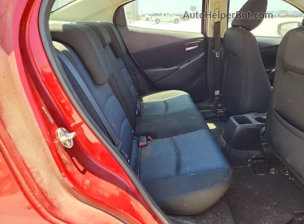3MYDLBYV3JY323309 2018 TOYOTA YARIS Red Widok tylnych siedzeń