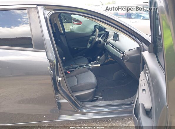 3MYDLBYV3JY324945 2018 TOYOTA YARIS IA Серый Вид салона спереди
