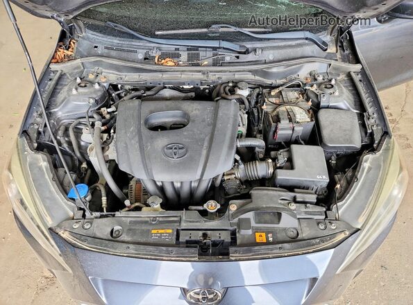 3MYDLBYV3JY326548 2018 TOYOTA YARIS Gray Rear interior view