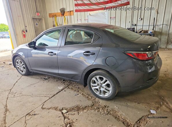 3MYDLBYV3JY326548 2018 TOYOTA YARIS Gray Rear left