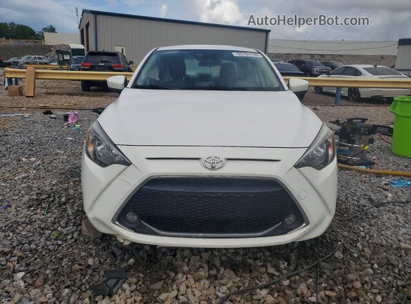 3MYDLBYV3KY522894 2019 TOYOTA YARIS White 