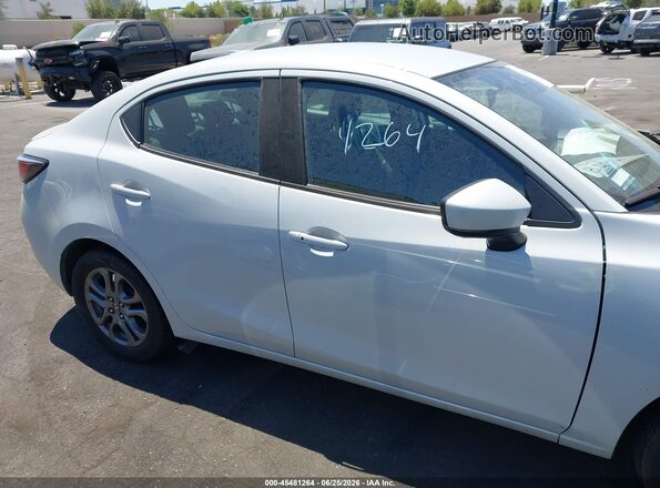 3MYDLBYV3KY523673 2019 TOYOTA YARIS White Սալոնի 360 աստիճան տեսք