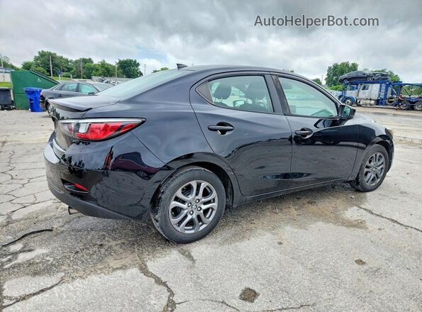 3MYDLBYV3KY523754 2019 TOYOTA YARIS Black 