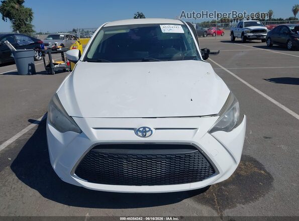 3MYDLBYV3KY524905 2019 TOYOTA YARIS White Instrument cluster view