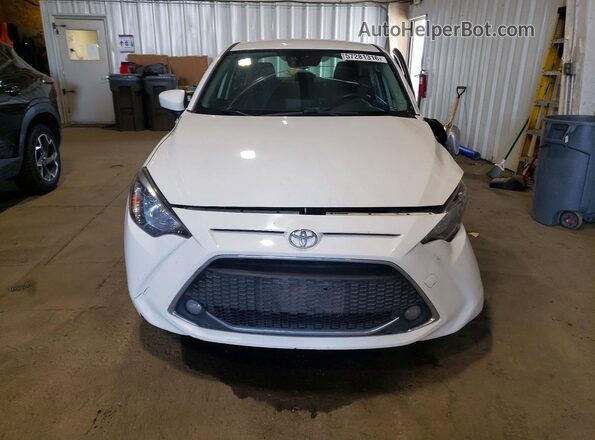 3MYDLBYV3KY527254 2019 TOYOTA YARIS White Widok z przodu