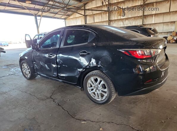 3MYDLBYV4HY154508 2017 TOYOTA YARIS Черный 